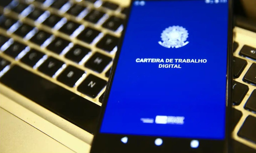 Leia mais sobre o artigo Com mercado aquecido, 53,8% descartam perda de emprego