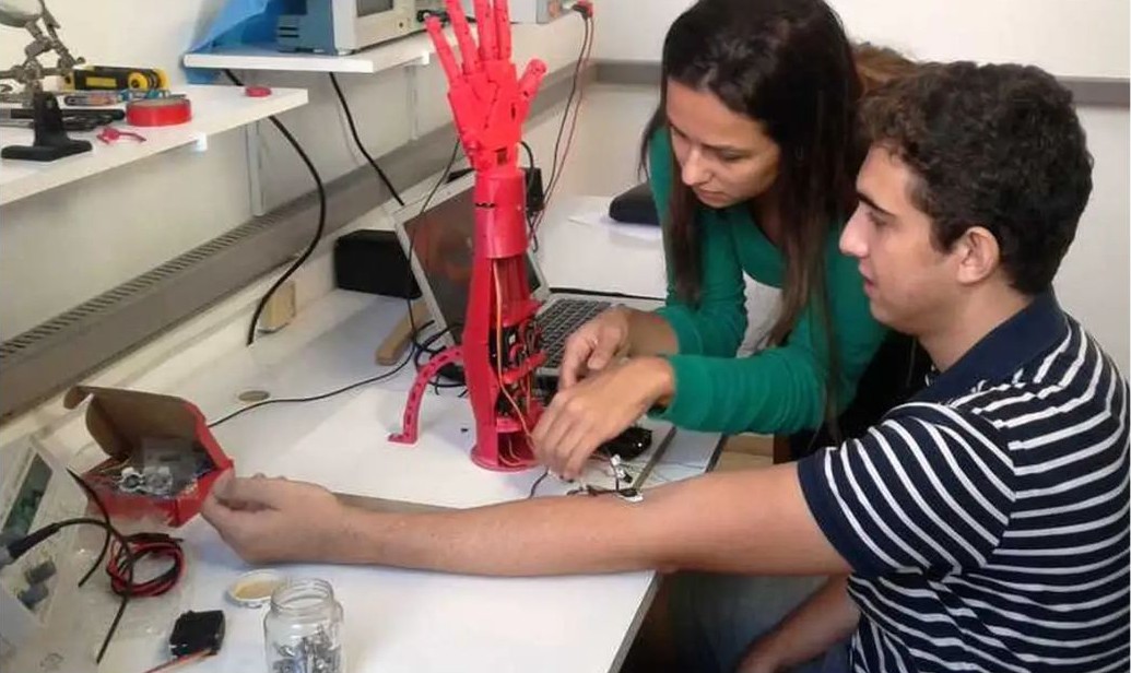 Leia mais sobre o artigo Estudo da CNI aponta 16 profissões do futuro na indústria