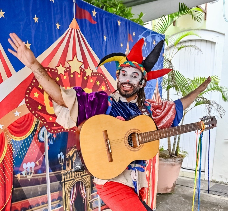 Leia mais sobre o artigo Parque Cultural Casa do Governador recebe cortejos, espetáculo e atividades educativas para a criançada neste domingo (08)